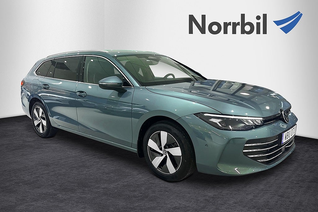 Volkswagen Passat eTSI 150 DSG Drag/Värmare/Elbaklucka/17tum