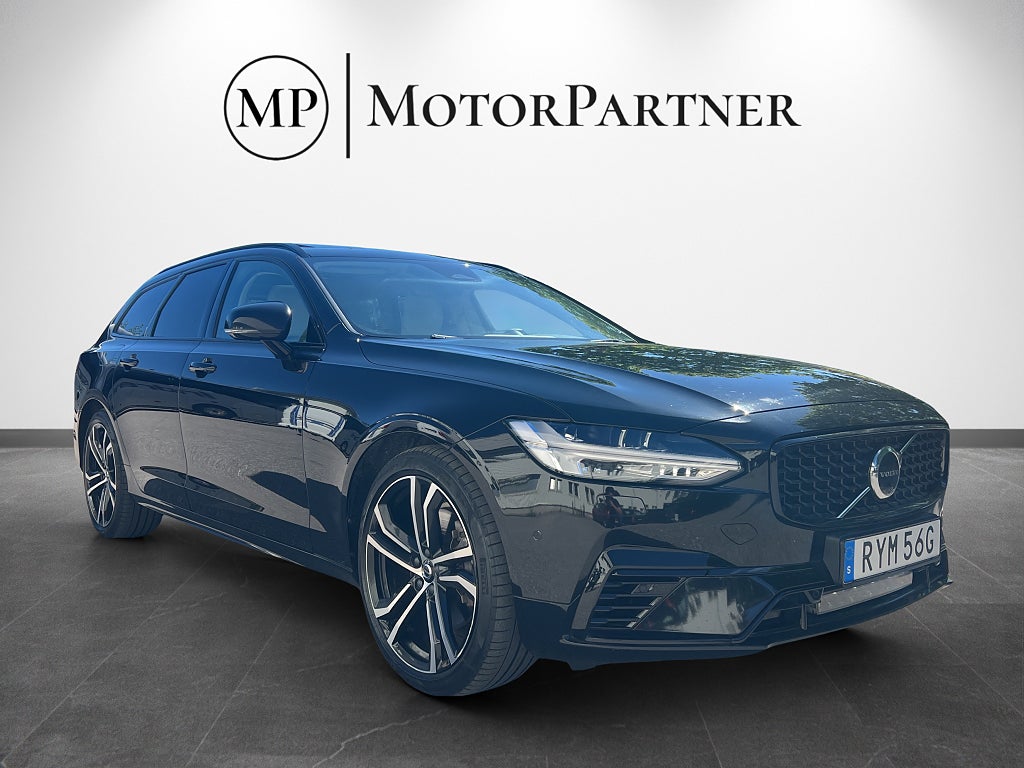 Volvo V90 Recharge T8 AWD Ultimate Dark B&W Pano 456hk 