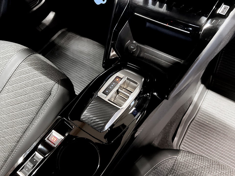 Bild på Peugeot 2008 Allure 1.2 PT 130hk B-KAMERA CARPLAY