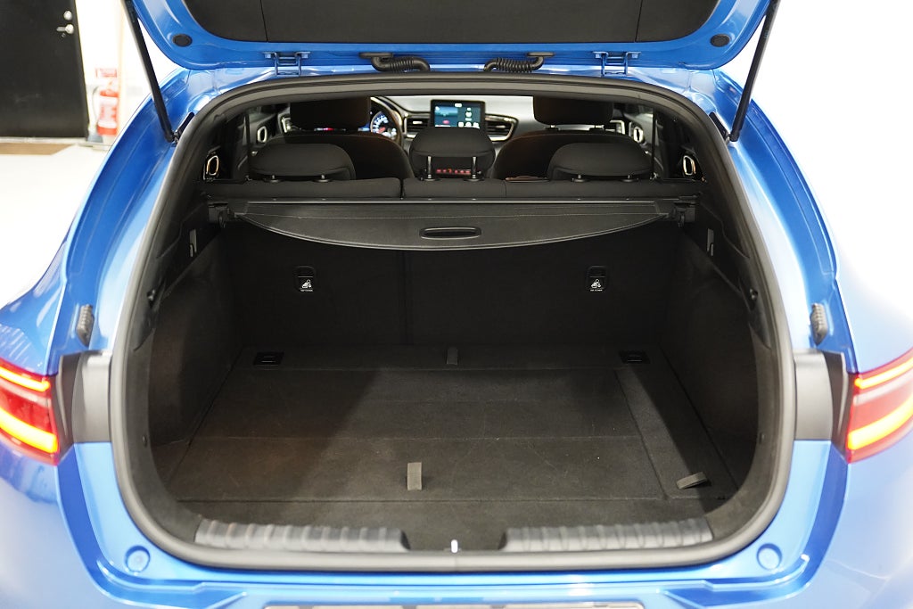 Kia ProCee'd 1.4 T-GDI 140hk GT-Line B-kamera M-värmare Carplay Navi