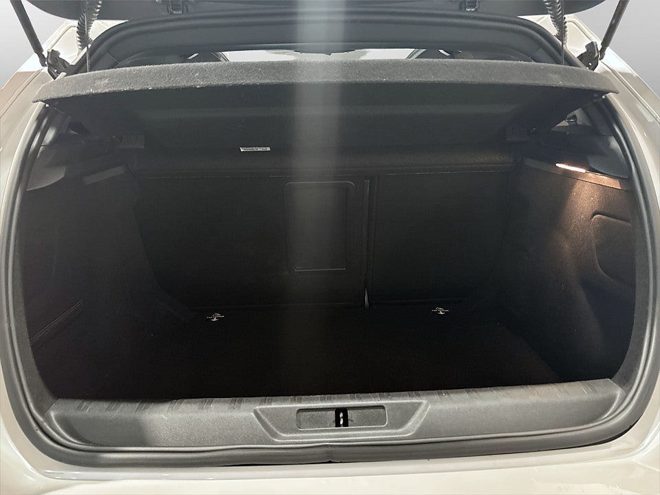 Bild på Peugeot 308 5D GT-Line 1.2 PT 130hk PANO CARPLAY