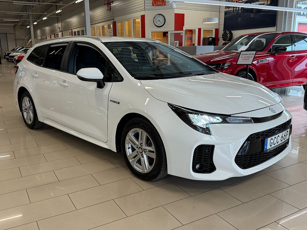 Suzuki Swace Hybrid 1.8 VVT-i E-CVT 122 hk Endast 3737 mil