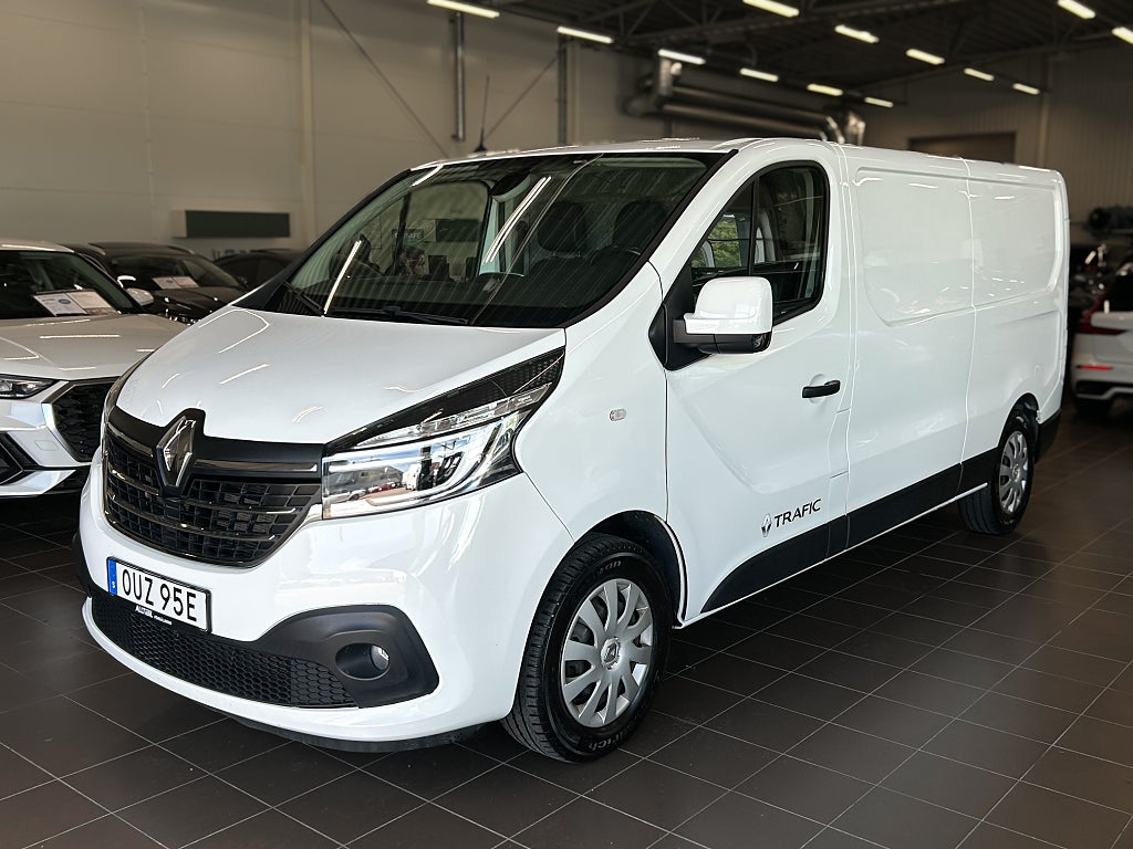 Renault trafic Skåpbil 2.0 dCi AUT MOMS Drag/Kamera/Värmare/Navi
