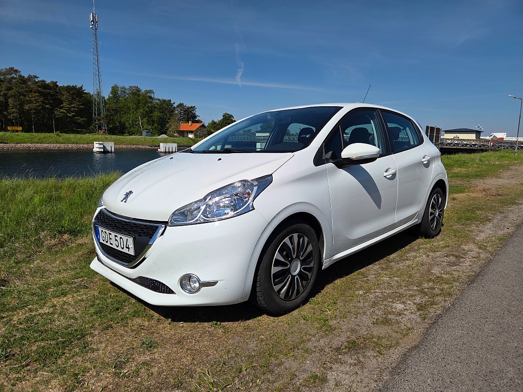 Peugeot 208 5-dörrar 1.4 e-HDi 68 8v EGS Euro 5