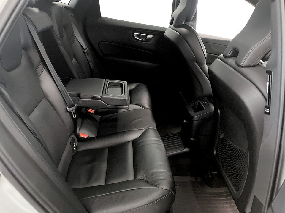 Bild på Volvo XC60 R-Design Recharge T8 Geartronic 392hk AWD 360° PANO H/K