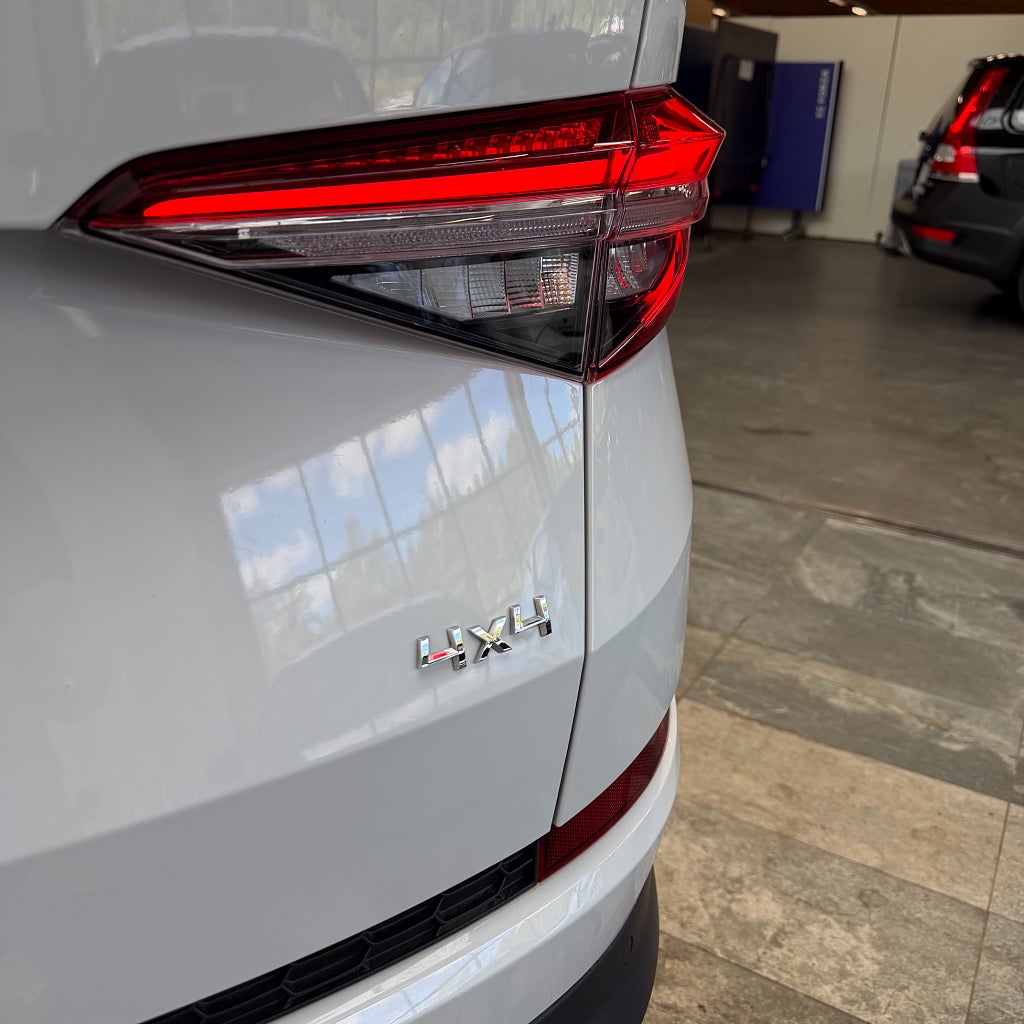 Skoda Kodiaq 2.0 TDI 4x4 Style Backkamera Värmare Drag Apple