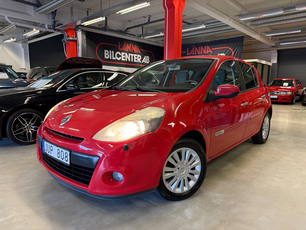 Renault Clio 1.2 Ny bes M-värmare Kamrem bytt Låg års SoV LÅGA MIL