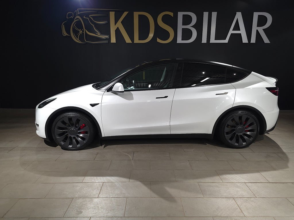Tesla Model Y Performance 534hk 4WD | Panorama | Navi | Drag | LED