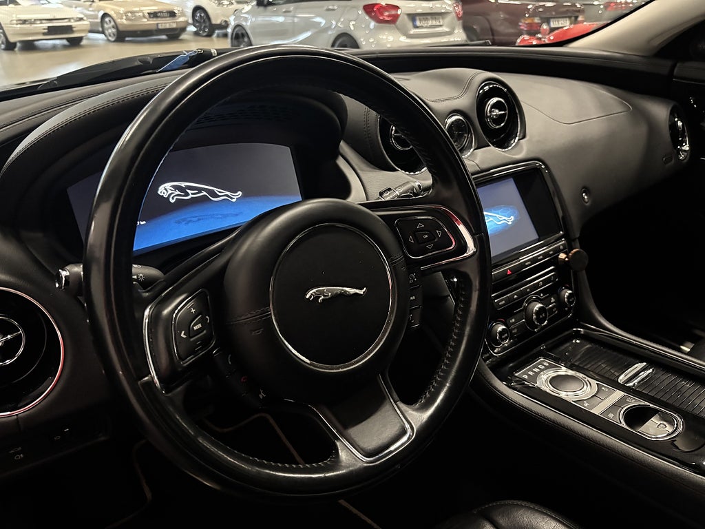 Jaguar XJ 2015 - miniatyr 9