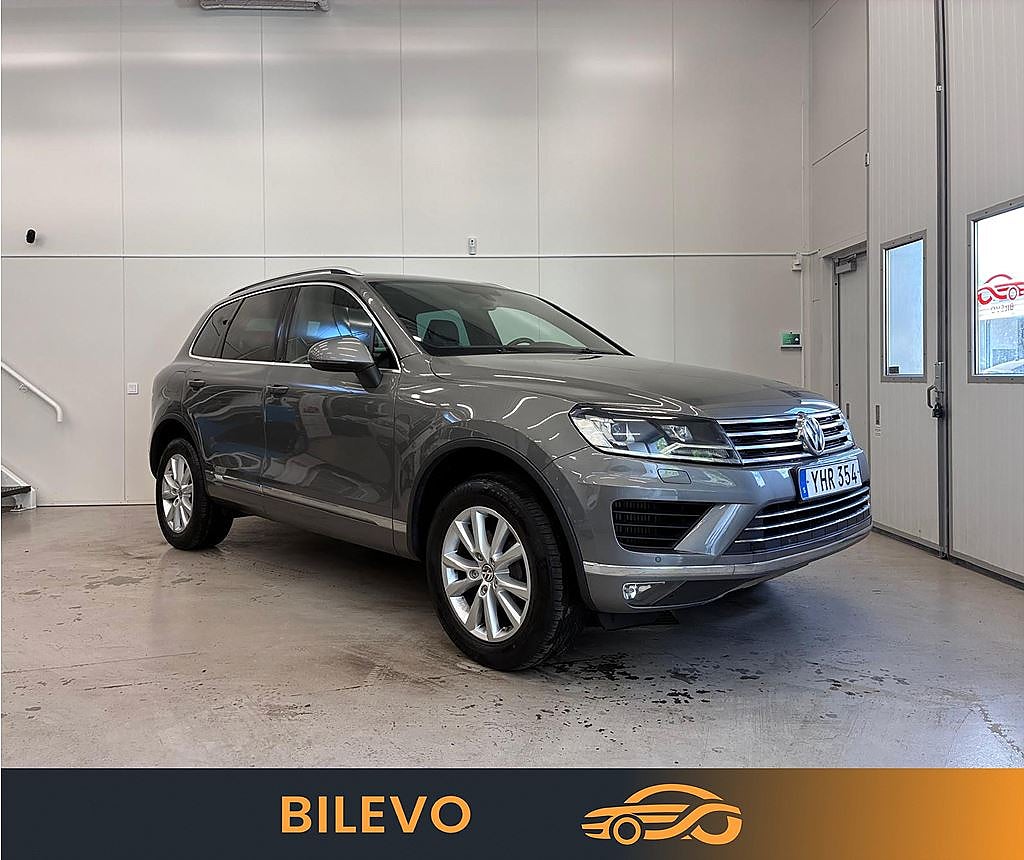 Volkswagen Touareg 3.0 TDI 4M 204hk Skinn D-Värmare Kamera Drag