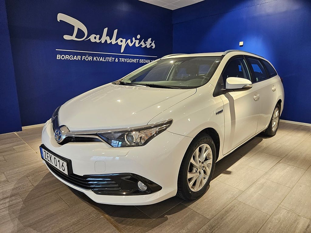 Toyota Auris Touring Sports Hybrid 136hk Värmare V-hjul Backkamera