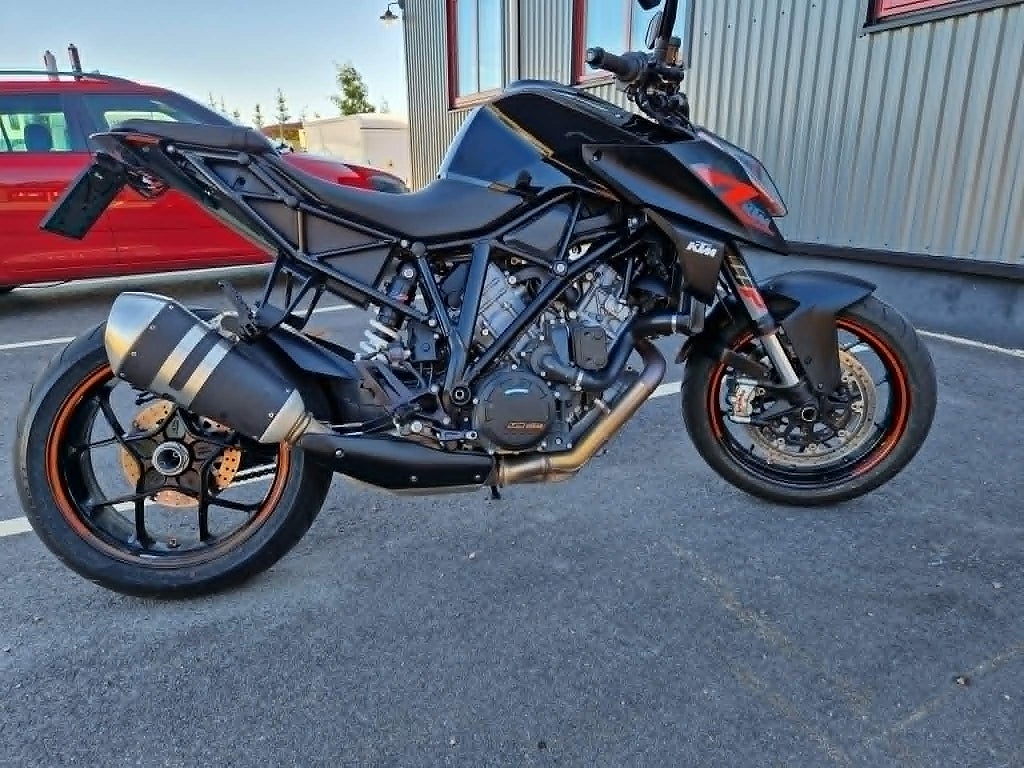KTM 1290 Super Duke R 1.3 V-twin Euro 4