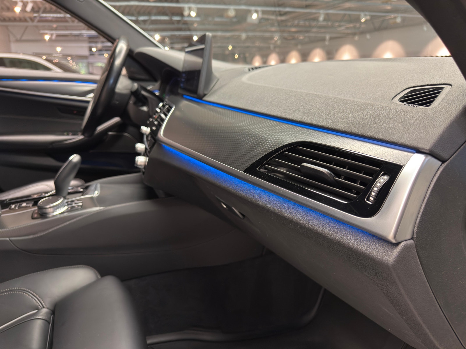 BMW 530e xDrive Touring 292hk M Sport|Drag|Komfortstolar 2023 - miniatyr 16