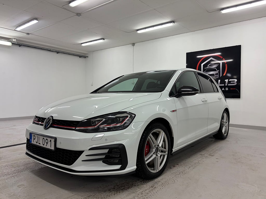 Volkswagen Golf GTI Performance 2.0 TSI 