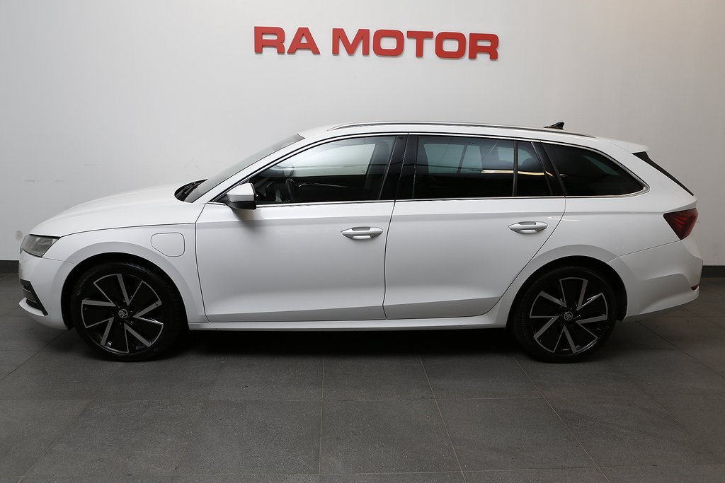 Skoda Octavia Combi iV Style 204hk DSG Värmare Drag Leasbar 2021