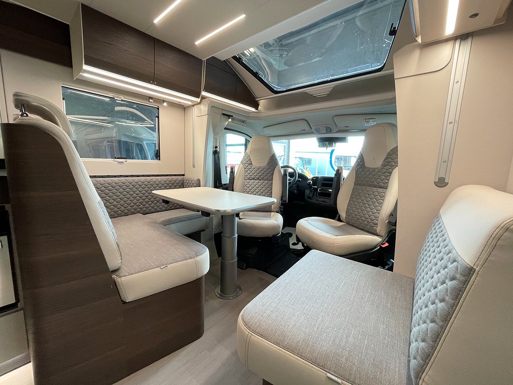 Adria Matrix Supreme 670 SC / ALDE / Taksäng / 5 bältad /Ugn - Adria
