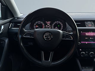Skoda Octavia Kombi 1.5 TSI SoV-Däck/Kamera/P-sens/Skinn/Lågskatt – bild 9