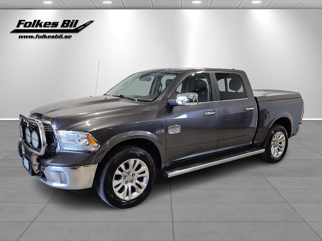 Dodge RAM 1500 Longhorn Crew Cab 5.7L V8 HEMI V-hjul