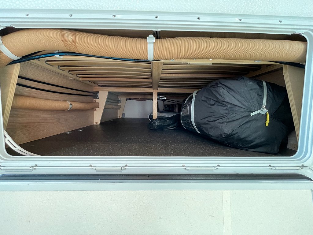 Adria Aviva 522 PK /Barnkammare / 7 bäddar / Solcell / Tält/ - Adria