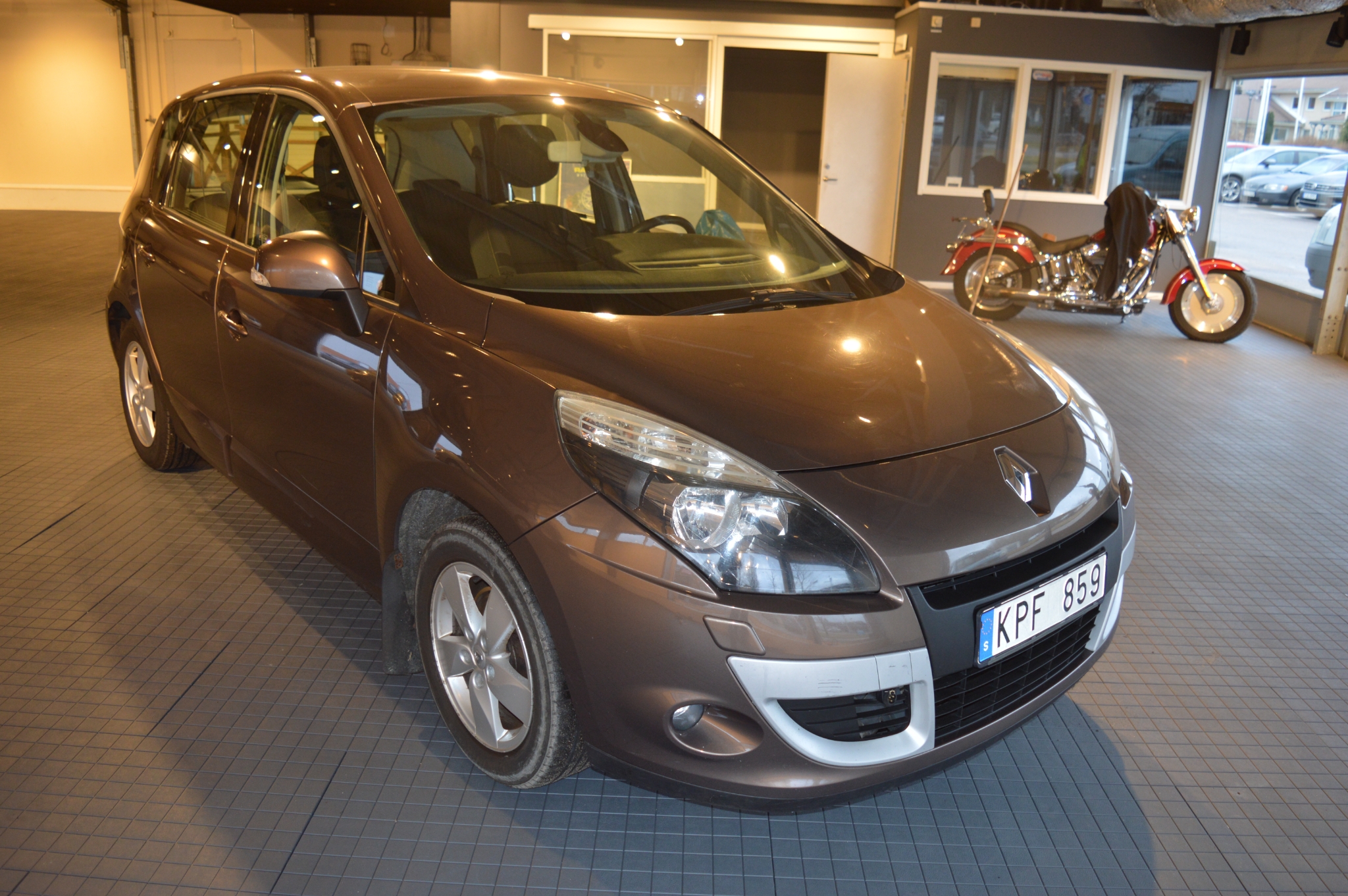 Renault Scenic 1.9 dCi Euro 5 2010, kuva 2/36