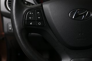 Halvkombi Hyundai i10 12 av 19