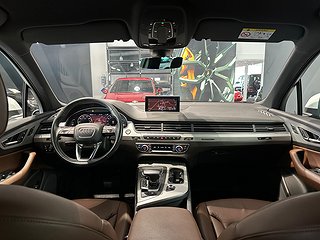SUV Audi Q7 6 av 16