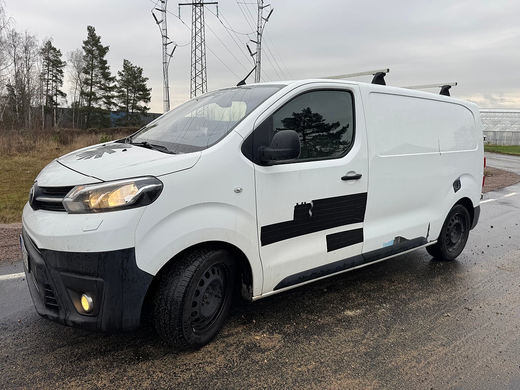 Toyota ProAce Skåpbil