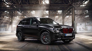 BMW X5 med Black Vermilion. Foto: BMW