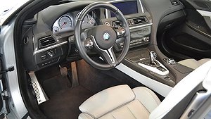 BMW M6 Cabriolet har en 4,4-liters V8-motor som genererar 560 hästkrafter och 680 Nm.