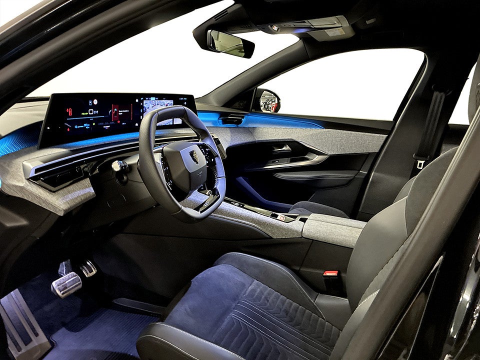 Bild på Peugeot E-3008  GT 85kWh 214hk Aut B-KAMERA CARPLAY