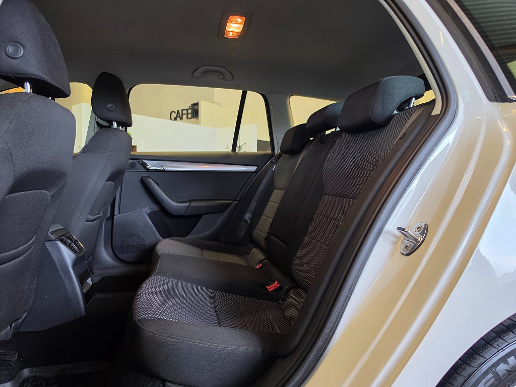 Skoda Octavia Kombi 1.4 TSI G-TEC Ambition, miljöbil lågskatt (360kr)