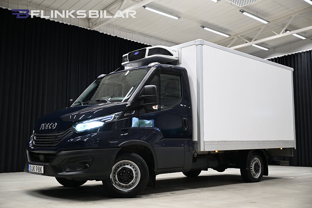 Iveco Daily 136HK Automat|Volymskåp|Bakgavellyft|Kylbil|Moms|SeUtr!