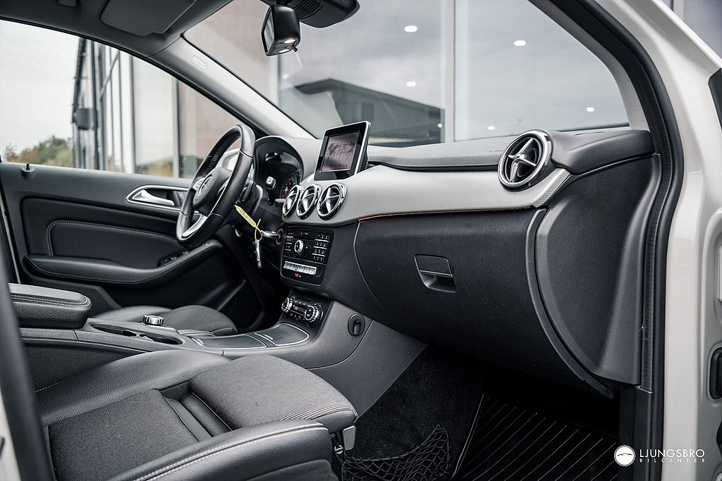 Mercedes-Benz B200 2019 - miniatyr 10