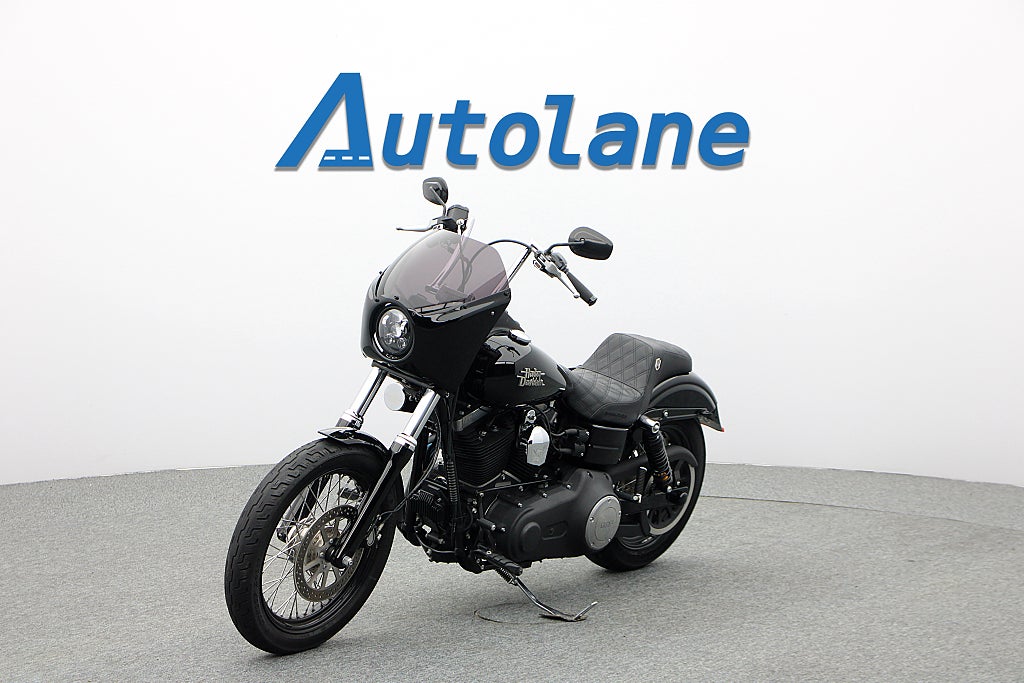 Harley-Davidson Dyna Street Bob FXDB* Vance & Hines