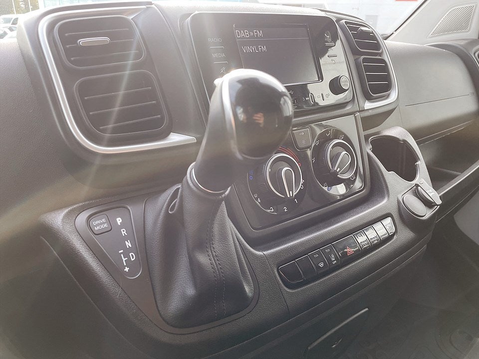 Bild på Peugeot Boxer BlueHDi 140hk Aut L3H2 - DEMO