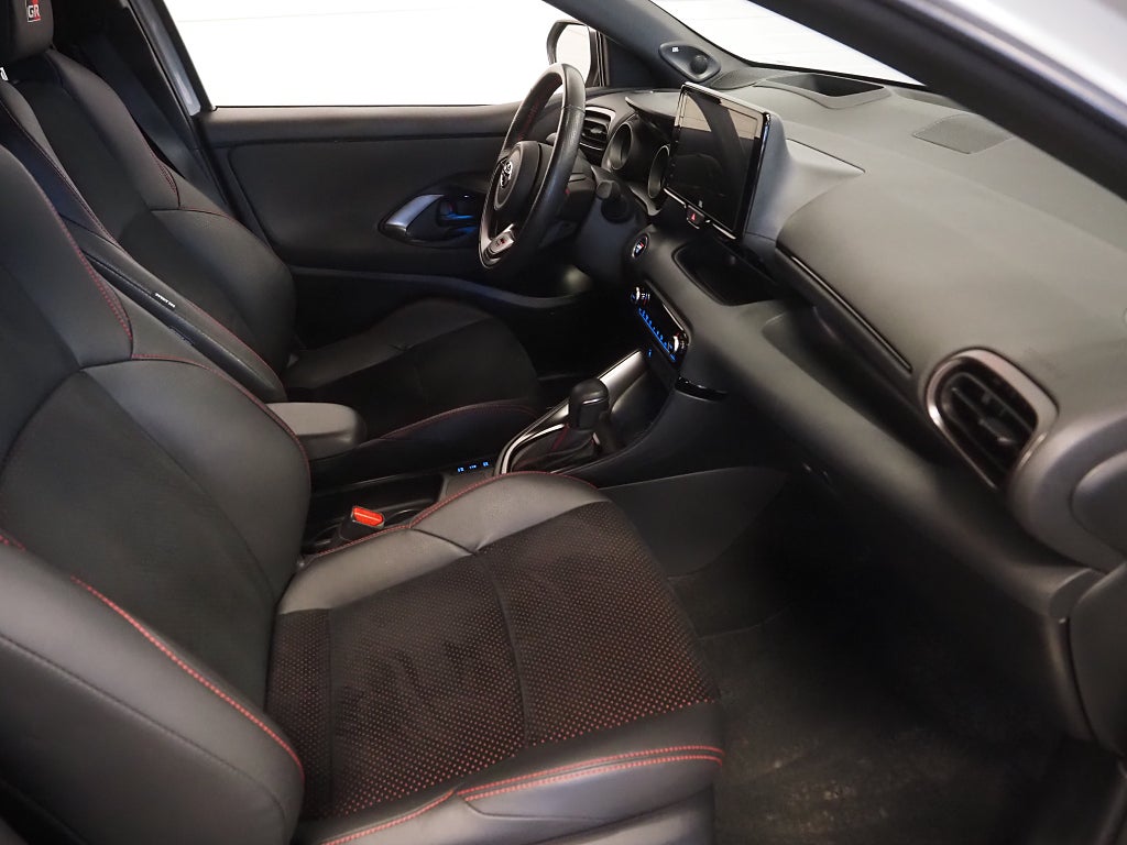 Toyota Yaris Hybrid 116hk CVT GR Sport |Navi|Backkamera|HUD| 2022