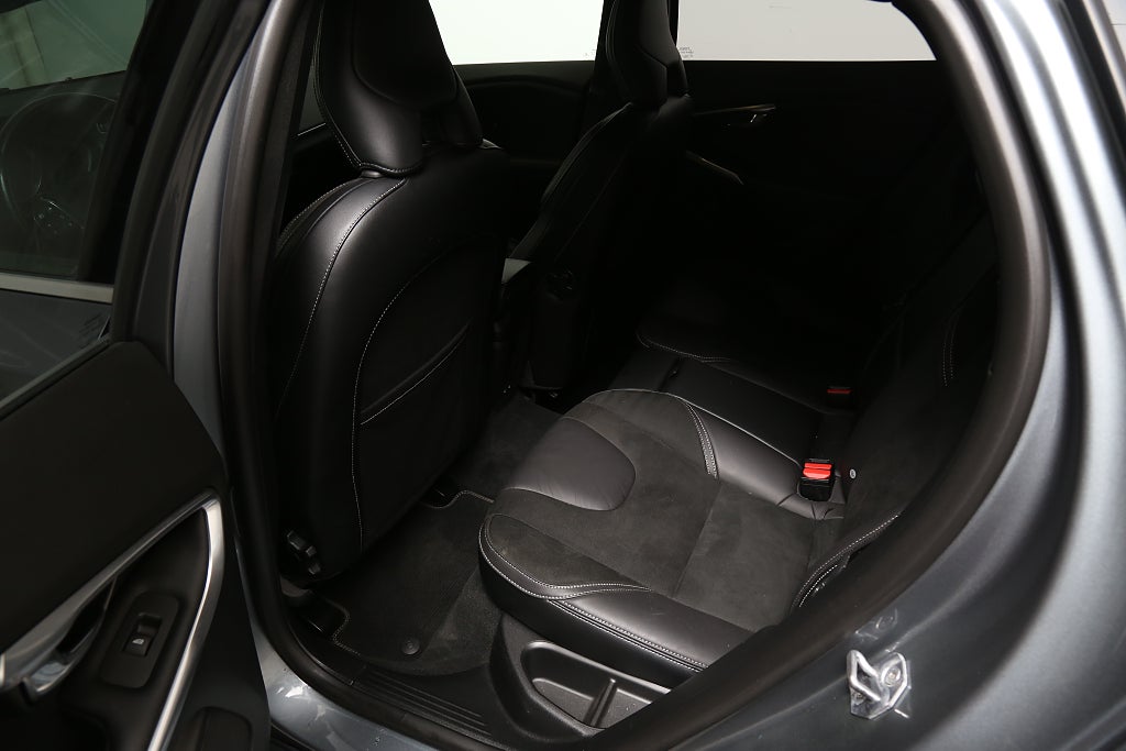 Volvo V40 D3 150hk R-Design Edition Aut Kamera Navi Teknikpaket 2019
