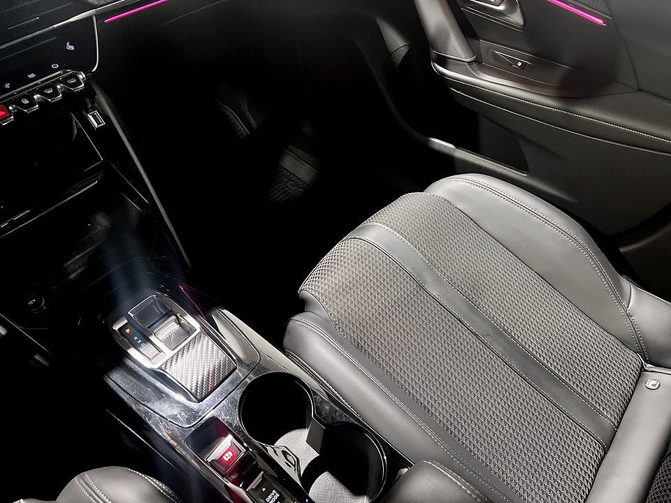 Bild på Peugeot 2008 GT 1.2 PT 130hk Aut - BACKKAMERA, NAV