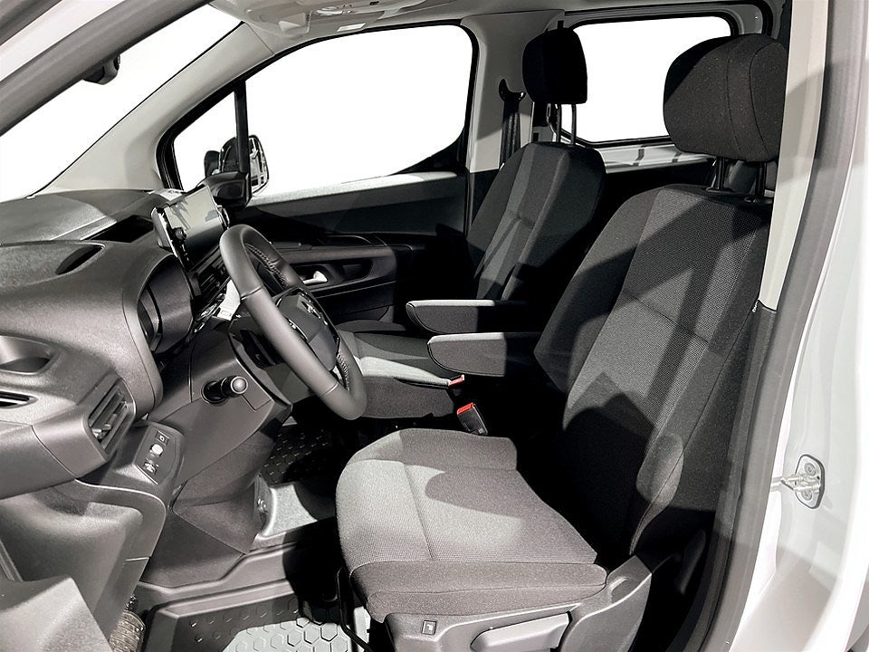 Bild på Opel Combo Crew Cab 130hk Aut - OMGÅENDE LEVERANS!