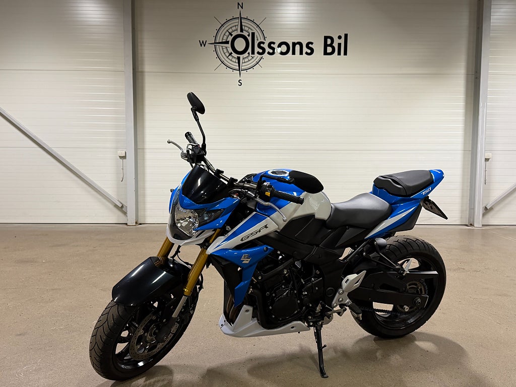 Suzuki gsr750 B-King 750 Yoshimura