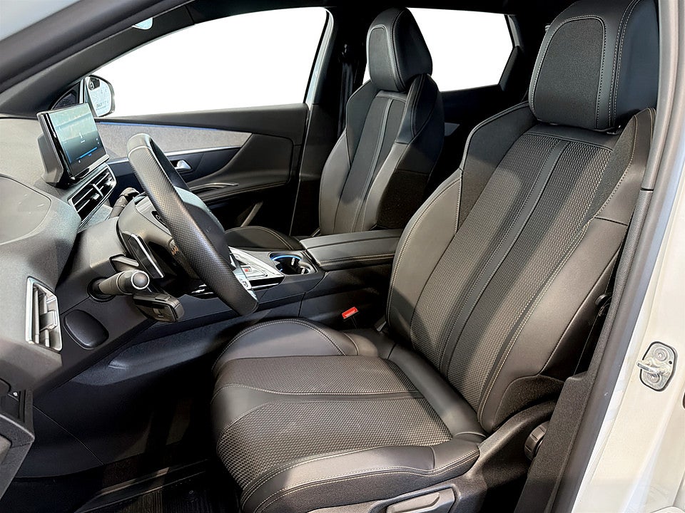 Bild på Peugeot 3008 GT 1.2 PT 130hk Aut B-KAMERA CARPLAY