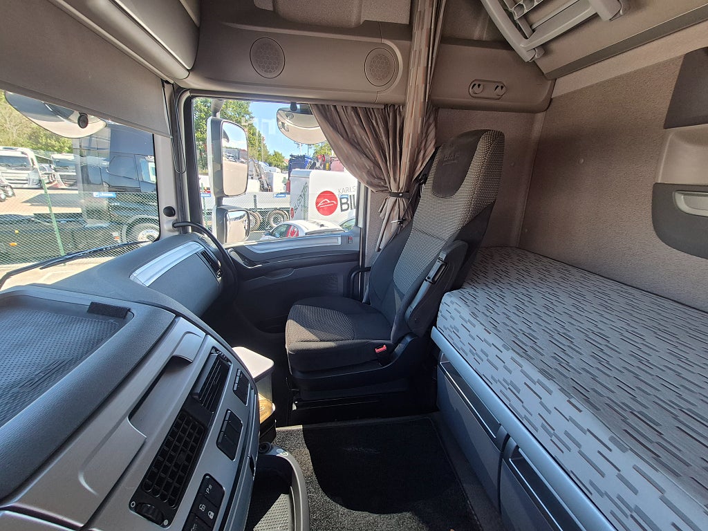 DAF XF 510 FTS 6x2 dragbil