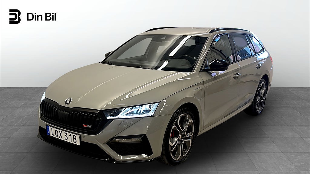 Skoda Octavia Kombi IV RS | Värmare | 19" fälgar