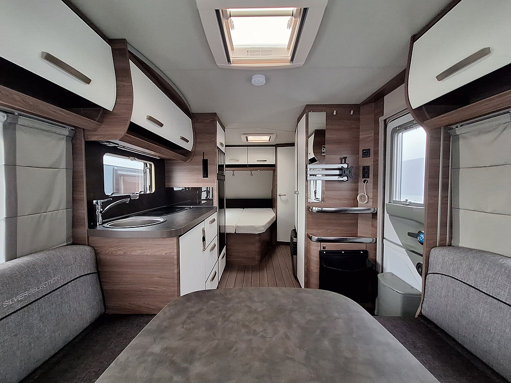 Knaus Sport Silver Selection 500 FU Dubbelbädd