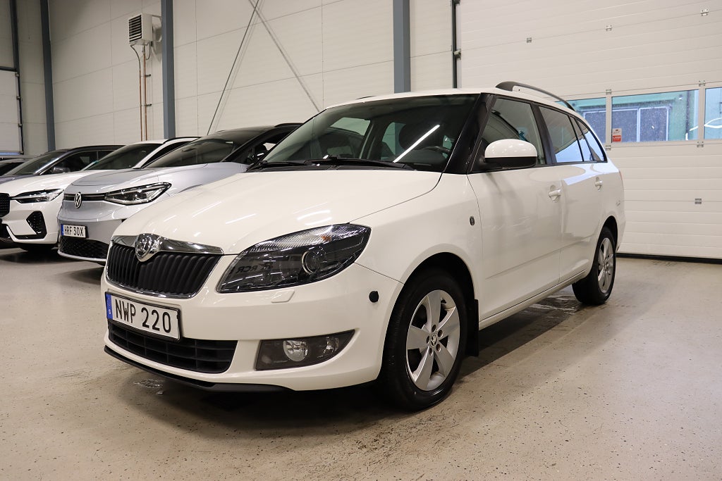 Skoda Fabia Kombi 1.2 TSI Ambition M-Värm 1-Ägare P-Sensorer  105hk