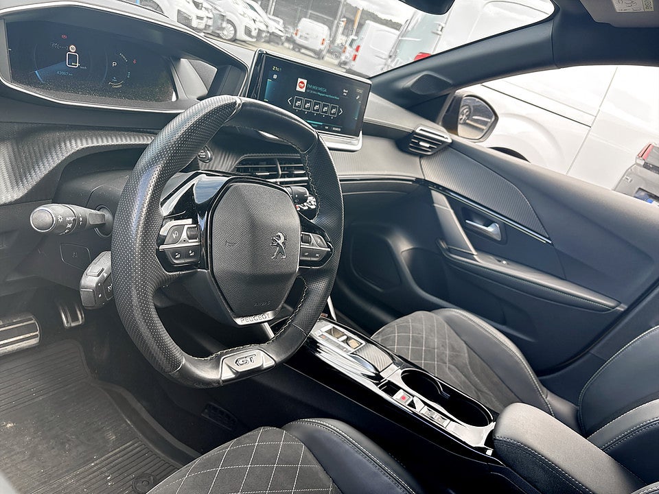Bild på Peugeot E-208 GT Pack 50kWh 136hk Aut B-KAMERA CARPLAY