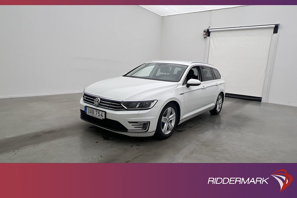 Volkswagen Passat GTE 218hk Executive Värmare Kamera Drag