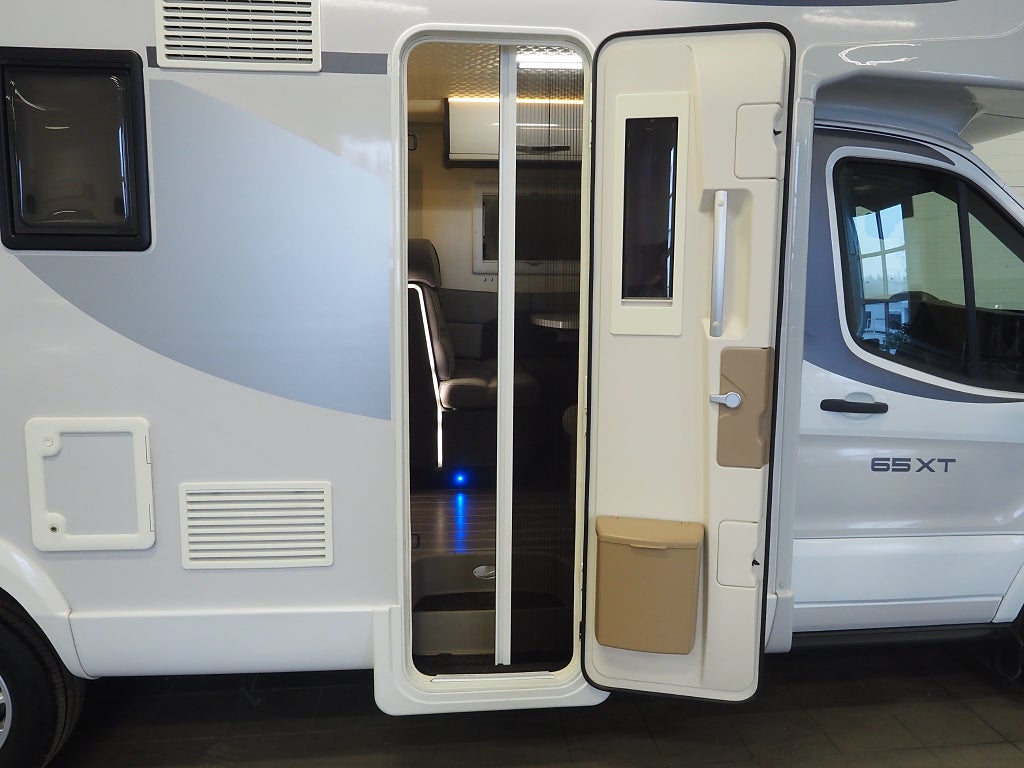 Ci Magis 65 XT Plus 160hk Queenbädd Markis Taksäng 3500kg AUT 2021