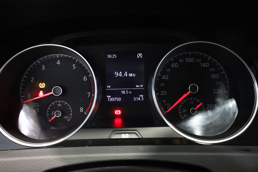 Volkswagen Golf 5-dörrar 1.4 TSI AUT Pano Drag Kamera Värmare Blåtand 2013