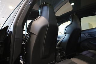 Sportkupé Porsche Taycan 18 av 31